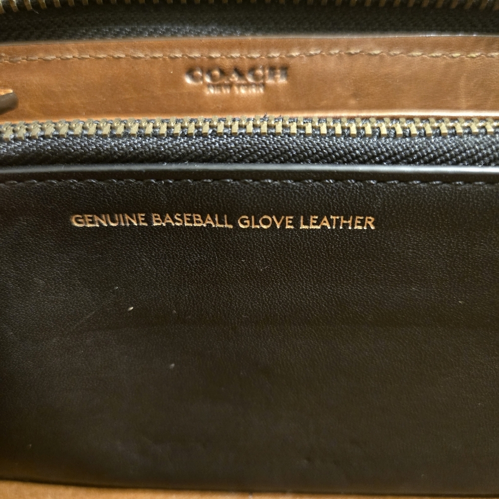 Coach Wallet - Picture 5 of 5